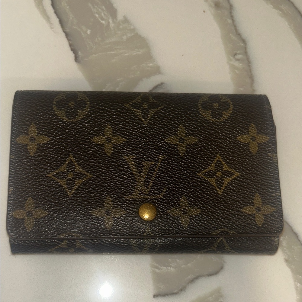 Authentic Louis Vuitton Brown and Gold Monogram Wallet with COA